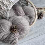 100% dabīga aitas vilnas dzija BRŪNA - 1kg