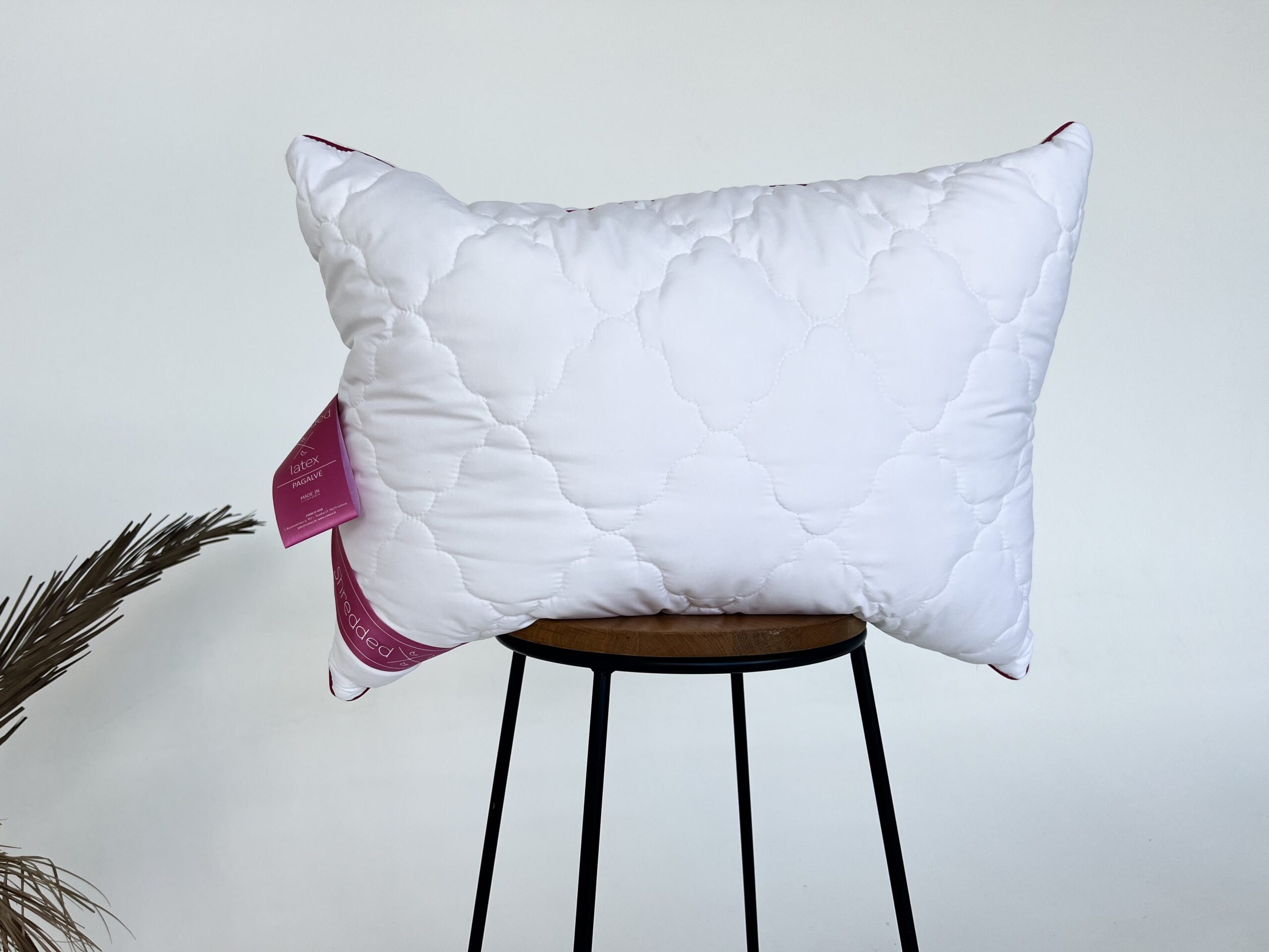 Ergonomisks spilvens ar lateksa pildījumu
