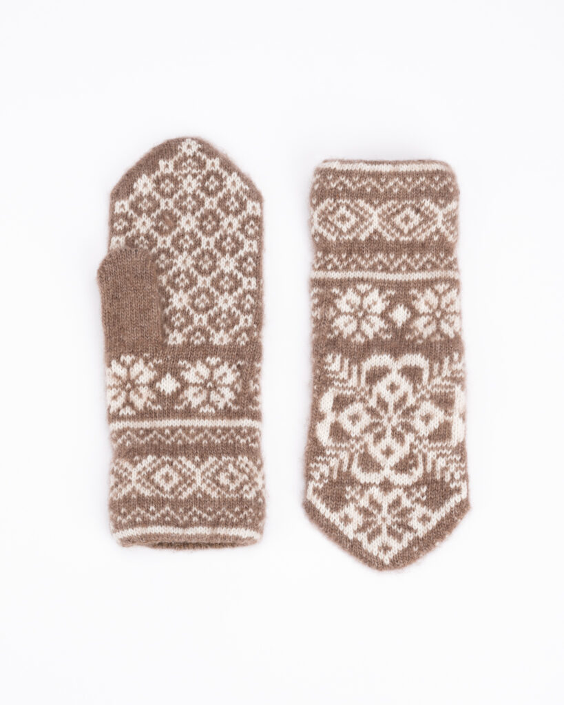 Sieviešu merino vilnas cimdi BRŪNA SARSMA