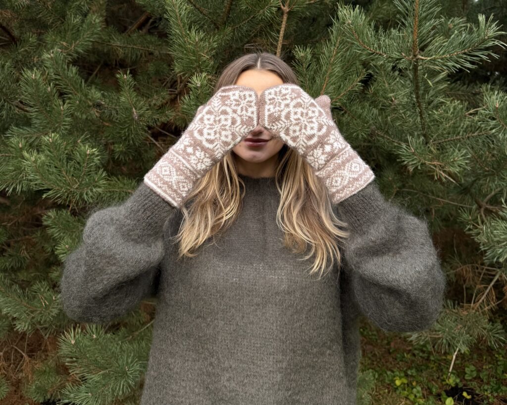 Sieviešu merino vilnas cimdi BRŪNA SARSMA