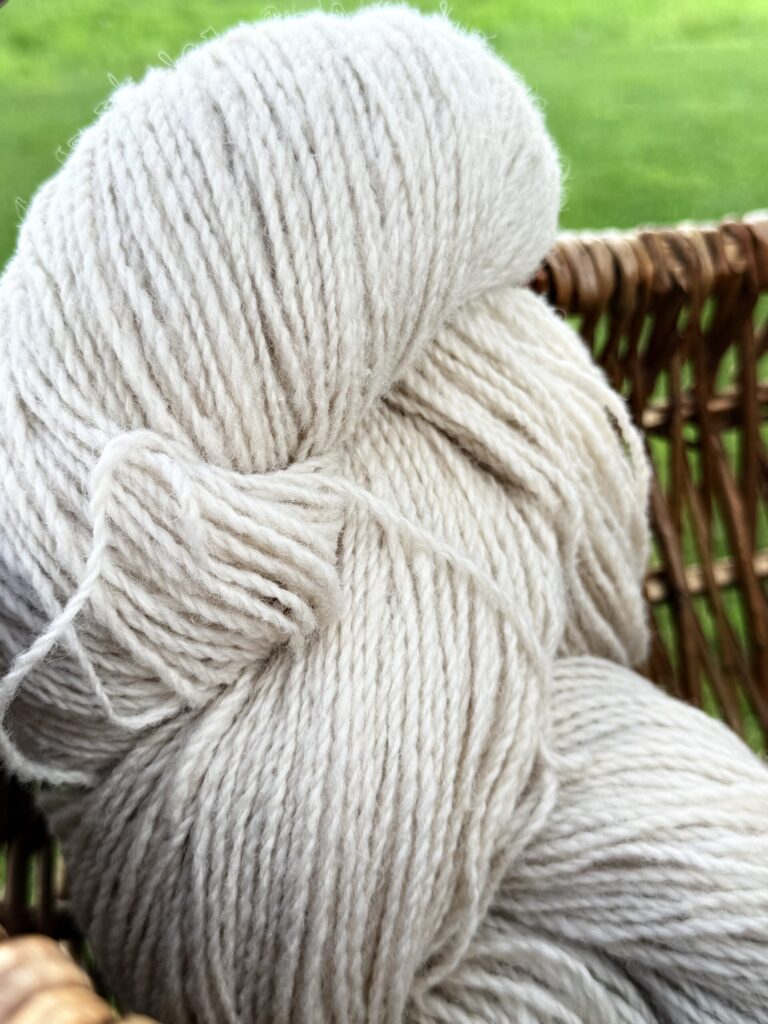 100% Jaunzēlandes aitas vilnas dzija DZELTENĪGA - 1kg