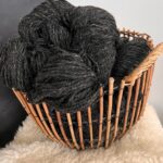 60% Sibīrijas husky suņa vilna, 40% aitas vilna 1 kg – MELNA, WoolLando