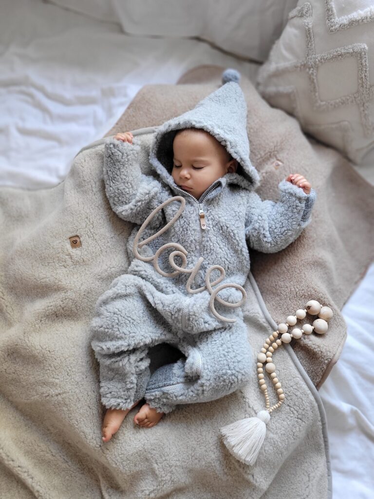 Bērnu pelēkais jēra vilnas kombinezons – Zaffiro