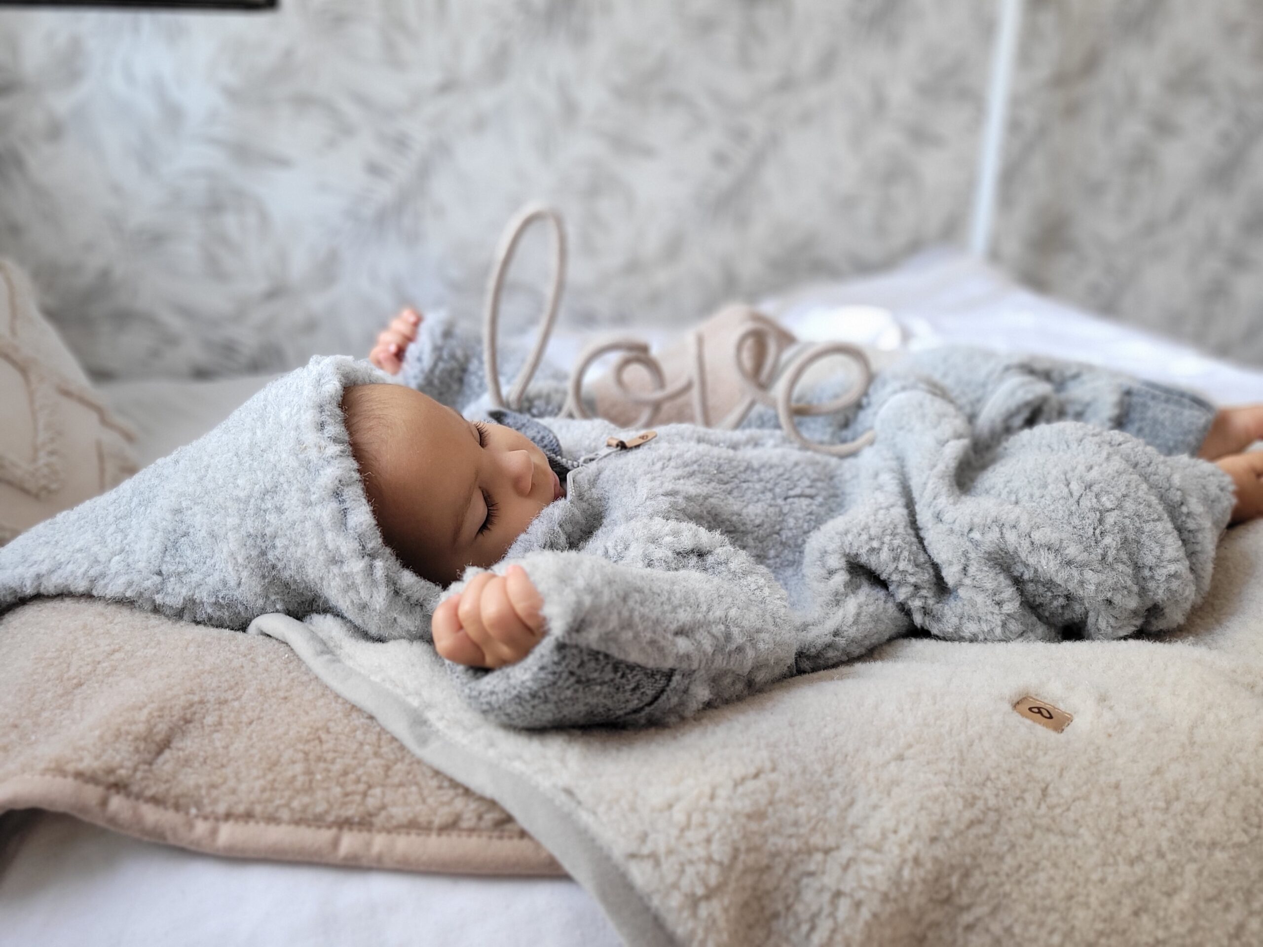 Bērnu pelēkais jēra vilnas kombinezons – Zaffiro