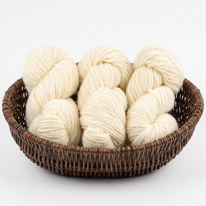 Alpacas vilnas dzija 100 g – BALTA, WoolLando