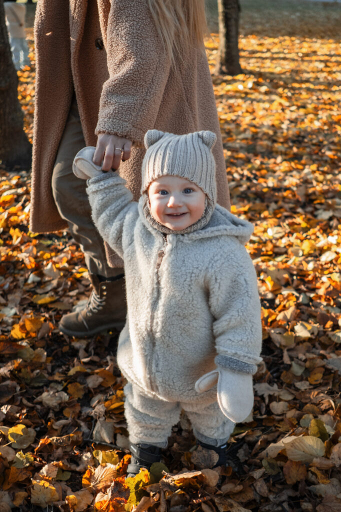 Bērnu krēmkrāsas jēra vilnas kombinezons – Zaffiro