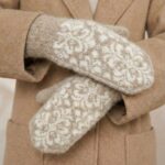 Sieviešu merīnovilnas dūraiņi SNOWFLAKE, WoolLando