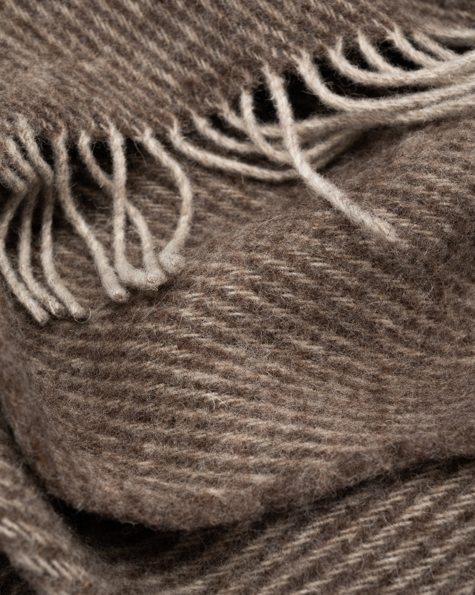 Jaunzēlandes aitas vilnas sega STRIPED DARK BROWN, WoolLando