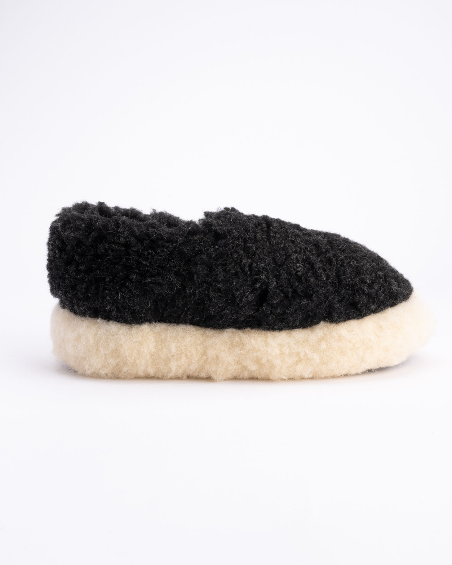 Merīnovilnas zābakveida čības DARK, WoolLando