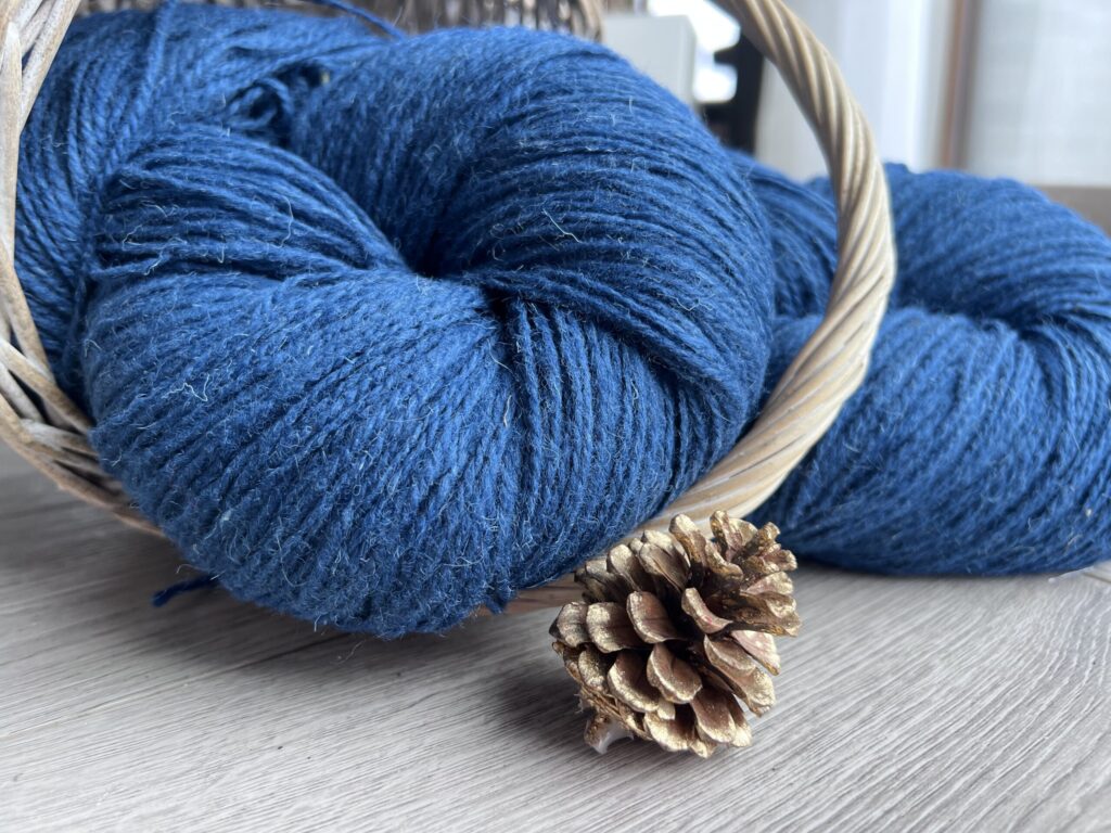 Aitas vilnas dzija 1 kg – ZILA, WoolLando