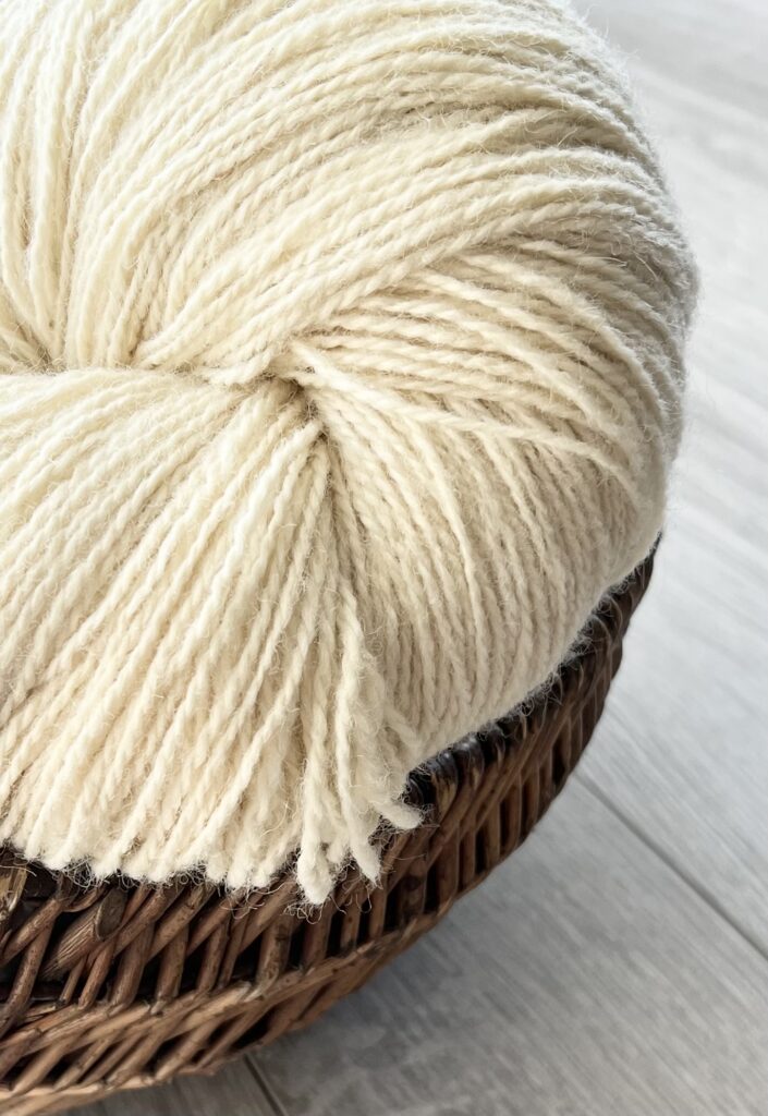 Aitas vilnas dzija 1 kg – BALTA, WoolLando