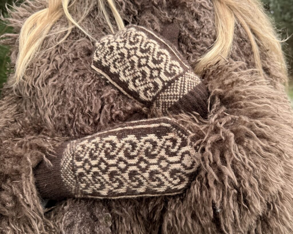 Sieviešu brūni merīnovilnas dūraiņi FROST, WoolLando