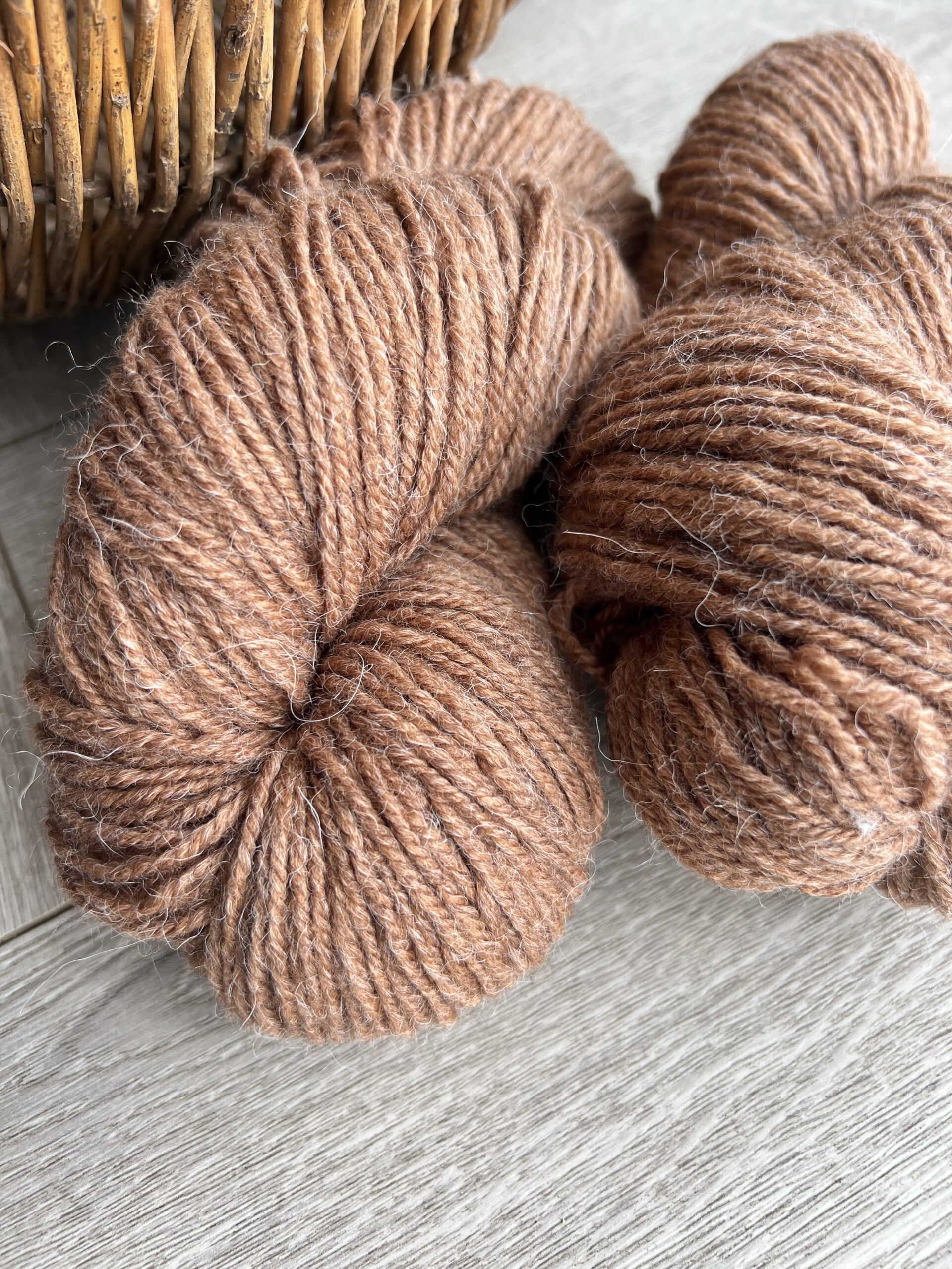 Alpacas vilnas dzija 100 g – BRŪNGANA, WoolLando
