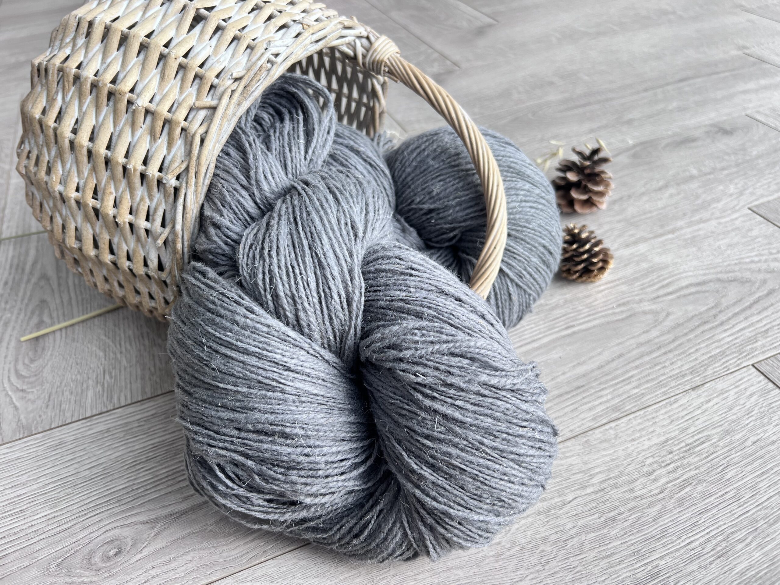 Aitas vilnas dzija 1 kg – PELĒKA, WoolLando