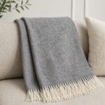 Jaunzēlandes aitas vilnas sega GREY HERRINGBONE, WoolLando